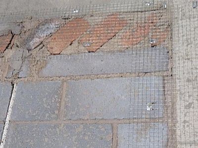 鋼筋焊接網(wǎng)的焊接程序均由計(jì)算機(jī)控制，以保證焊接質(zhì)量和鋼網(wǎng)間距